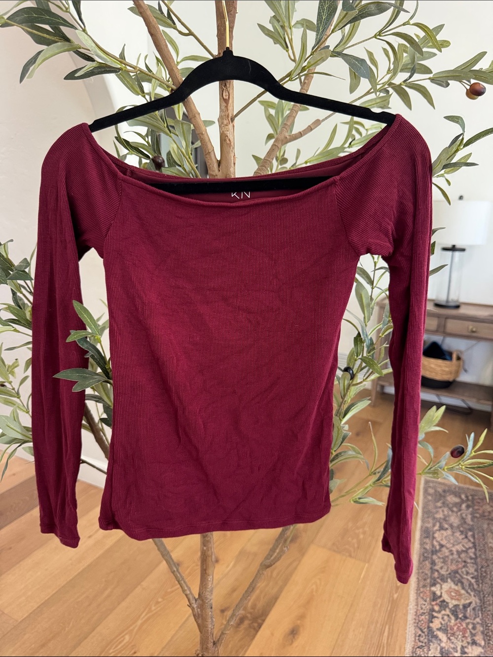 Women's Long-Sleeve Scoop Neck Top in Burgundy Lined off shoulder